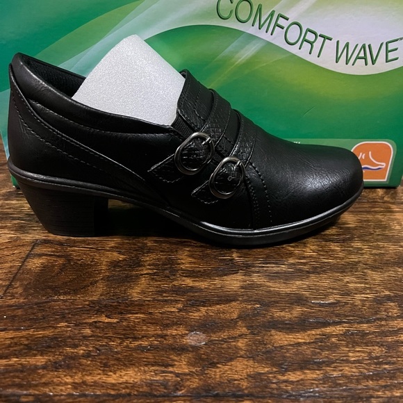 Easy Street Black booties - Picture 4 of 11